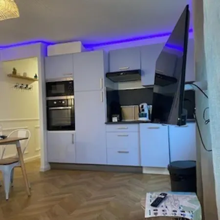 Appartement Perle Berckoise - - 250m De La - 1er étage *